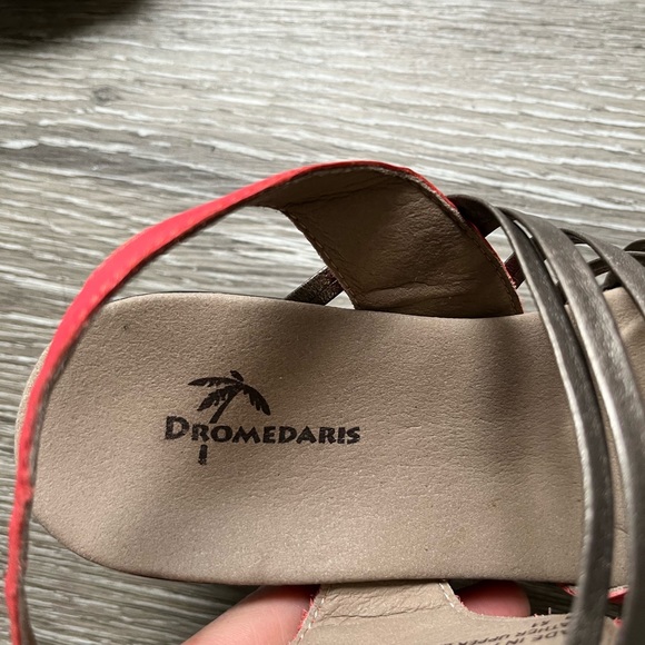 BNWOT Dromedaris Leather Wedge Sandals size 9/39 - Picture 5 of 6